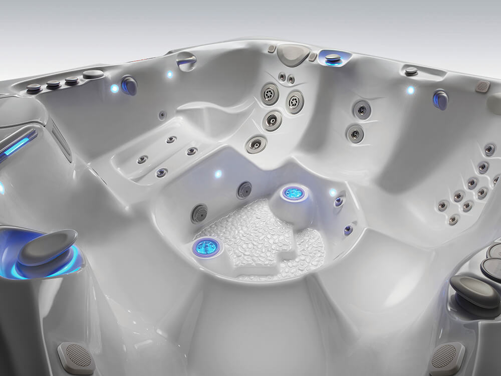 caldera-spas-utopia-series-tahitian-model-artic-white-high-angle-detail-desktop